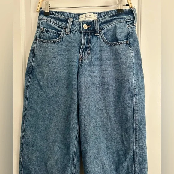 Hollister Low Rise Taper Baggy Jeans - Picture 3 of 4
